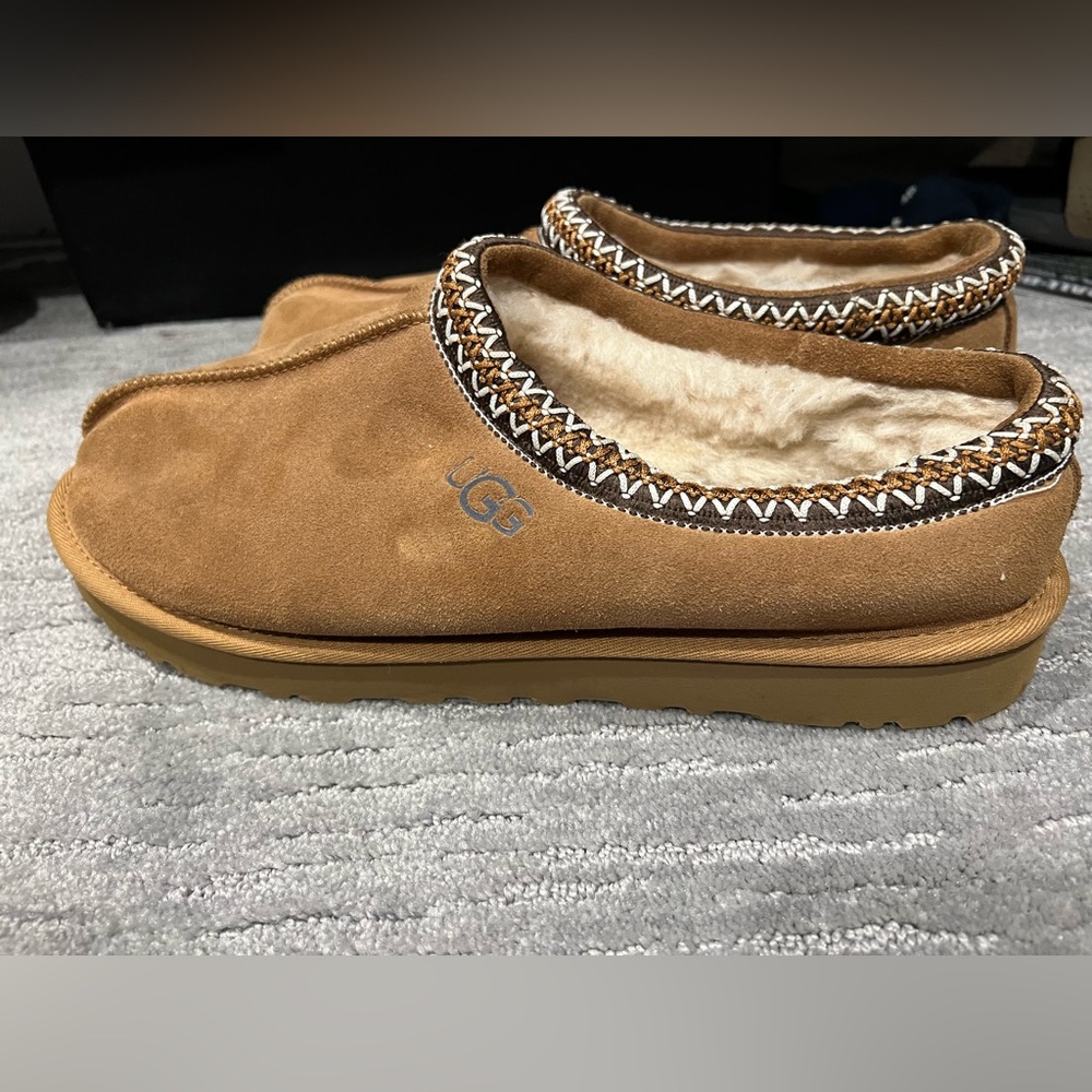 Uggs men’s slippers - excellent condition